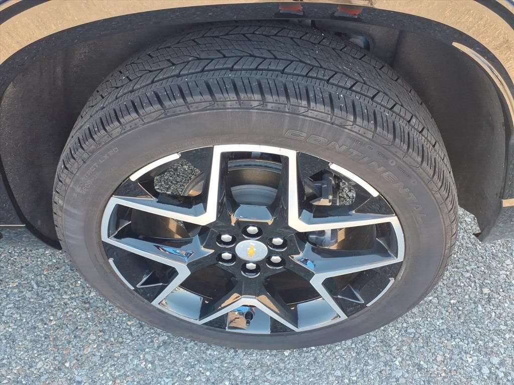 Used 2025 Chevrolet Traverse High Country FWD image 8