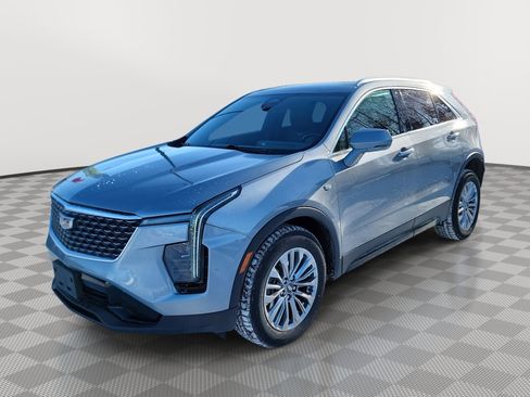 Used 2024 Cadillac XT4 Premium Luxury image 1