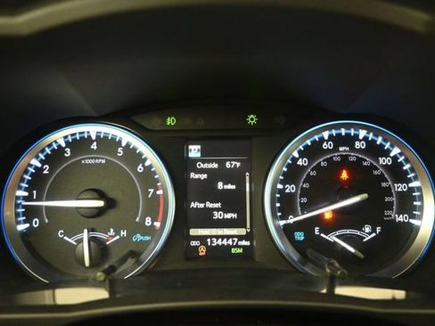 Used 2019 Toyota Highlander Limited AWD/4WD image 30