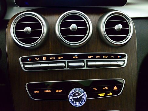 Used 2019 Mercedes-Benz C 300 4MATIC Sedan image 30