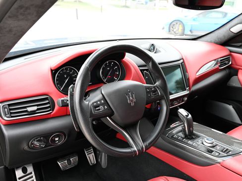 Used 2023 Maserati Levante Trofeo AWD/4WD image 16