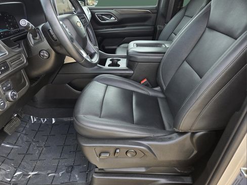 Used 2023 Chevrolet Tahoe LT w/ Luxury Package AWD/4WD image 16
