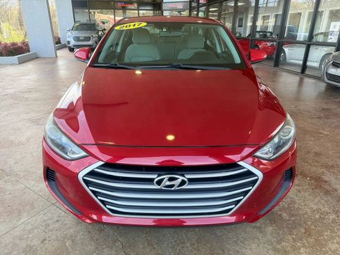 Used 2017 Hyundai Elantra SE FWD image 2