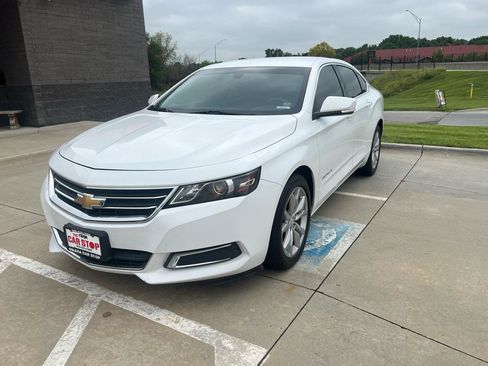 Used 2017 Chevrolet Impala LT w/ Convenience Package FWD image 2