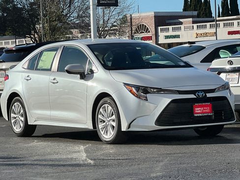 New 2026 Toyota Corolla LE image 10