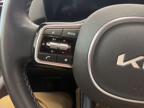 Used 2025 Kia Sorento S w/ Panoramic Sunroof Package image 9