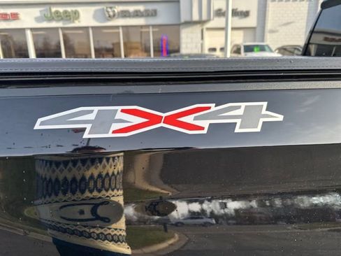 Used 2024 Chevrolet Silverado 1500 LT image 16