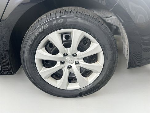 Used 2025 Toyota Corolla LE image 11