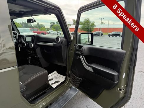 Used 2015 Jeep Wrangler Sahara w/ Dual Top Group AWD/4WD image 32