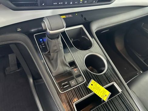 Used 2025 Toyota Sienna XSE w/ XSE Plus Package image 20