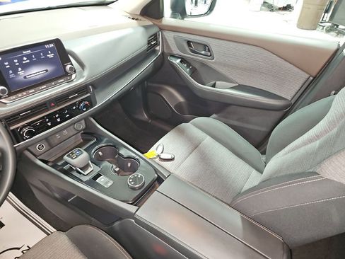 Used 2021 Nissan Rogue S image 28