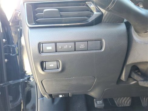 Used 2022 Nissan Sentra SV w/ Trunk Package image 13