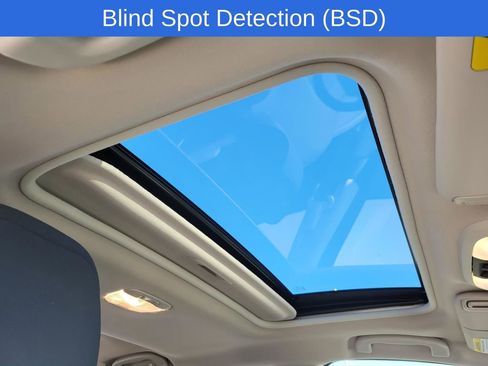 Certified 2025 Subaru Crosstrek 2.0i Premium image 9