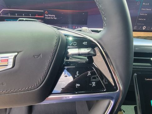 Certified 2025 Cadillac Escalade ESV Sport Platinum w/ LPO, Floor Liner Package AWD/4WD image 23