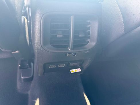 Used 2021 Jeep Cherokee Trailhawk AWD/4WD image 17