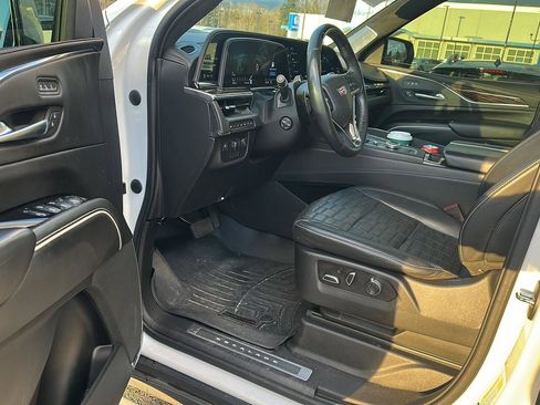 Used 2021 Cadillac Escalade ESV Sport Platinum image 8