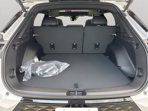 New 2025 Chevrolet Equinox EV RS image 18