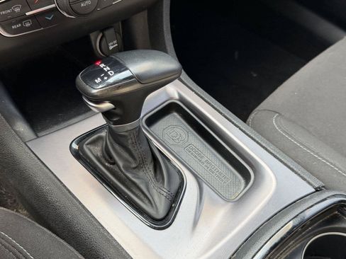 Used 2022 Dodge Charger R/T w/ Blacktop Package RWD image 25