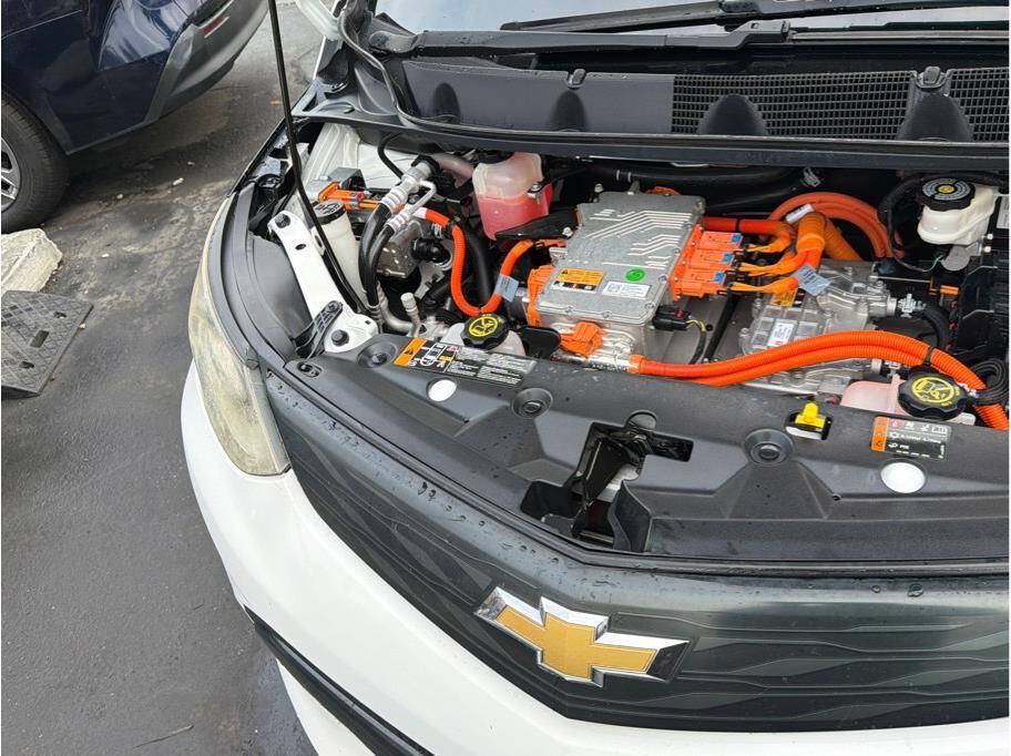 Used 2017 Chevrolet Bolt LT FWD image 31