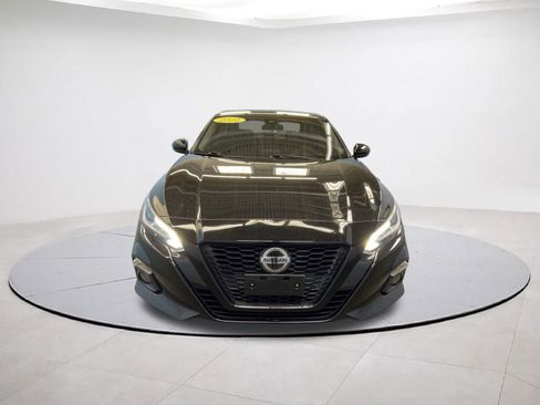 Used 2022 Nissan Altima 2.5 SR w/ Midnight Edition Package image 2
