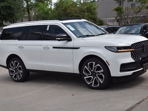New 2026 Lincoln Navigator Black Label image 4