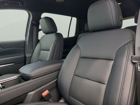 New 2026 Chevrolet Traverse LT image 21