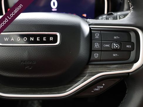 Used 2022 Jeep Wagoneer Series III w/ Premium Group I image 32