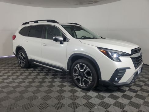 Used 2023 Subaru Ascent Limited w/ Technology Package image 2