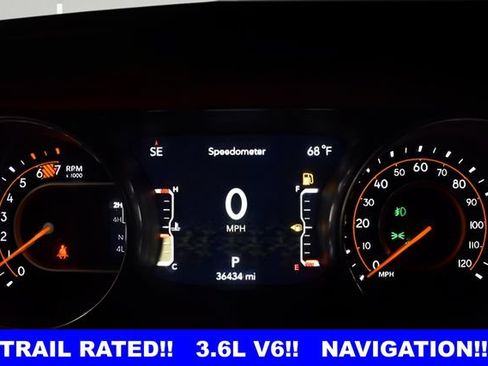 Used 2023 Jeep Wrangler Unlimited Rubicon w/ Cold Weather Group AWD/4WD image 23