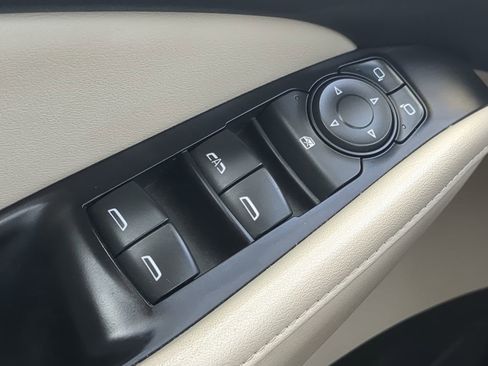 Used 2020 Buick Enclave Essence w/ Sound and Sites Package image 24