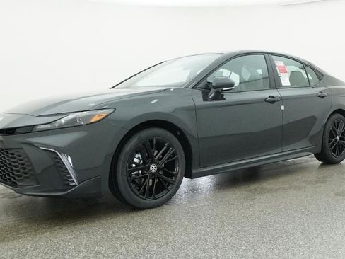 New 2026 Toyota Camry SE FWD image 3
