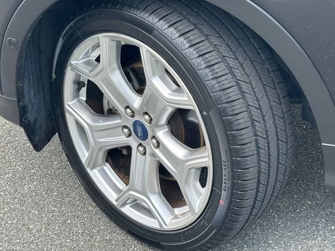 Used 2019 Ford Escape Titanium FWD image 40