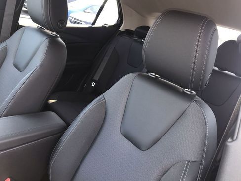 Used 2023 Buick Encore GX Select w/ Sport Touring Package FWD image 11