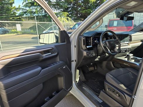 Used 2024 Chevrolet Silverado 1500 RST w/ Convenience Package II AWD/4WD image 7