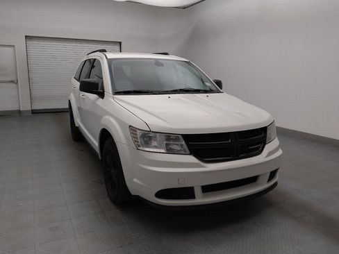 Used 2020 Dodge Journey SE w/ SE Popular Equipment Group image 14