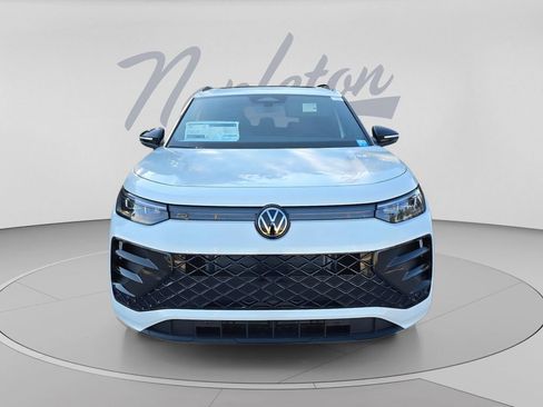 New 2026 Volkswagen Tiguan SE R-Line FWD image 2