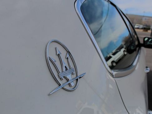 Used 2017 Maserati Ghibli image 8