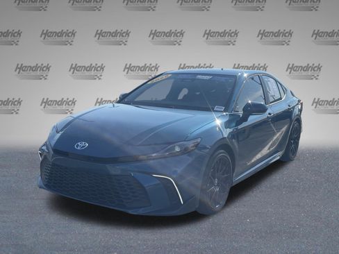 Used 2026 Toyota Camry SE w/ Convenience Package FWD image 4