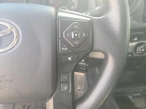 Used 2022 Toyota Tacoma SR image 18