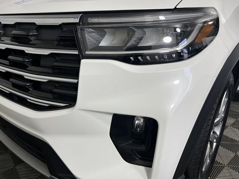 Used 2025 Ford Explorer Active w/ Active Comfort Package AWD/4WD image 35
