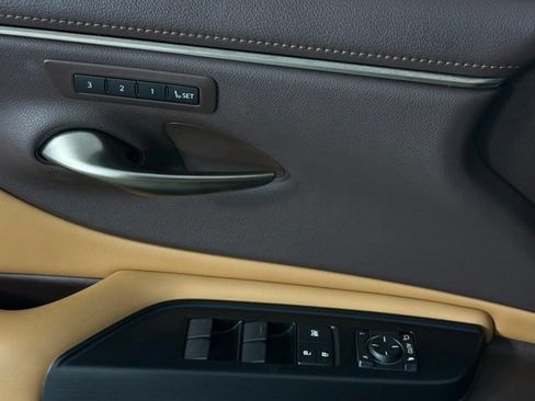 Used 2020 Lexus ES 350 w/ Premium Package FWD image 10