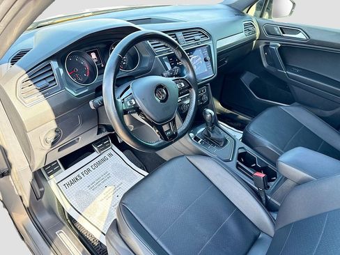 Used 2020 Volkswagen Tiguan SE R-Line image 25