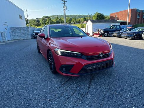 Used 2024 Honda Civic Touring image 2