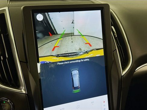 Certified 2024 Ford Edge Titanium image 4