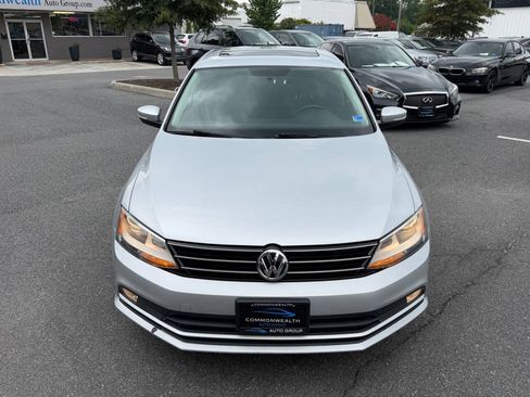 Used 2015 Volkswagen Jetta SE FWD image 2