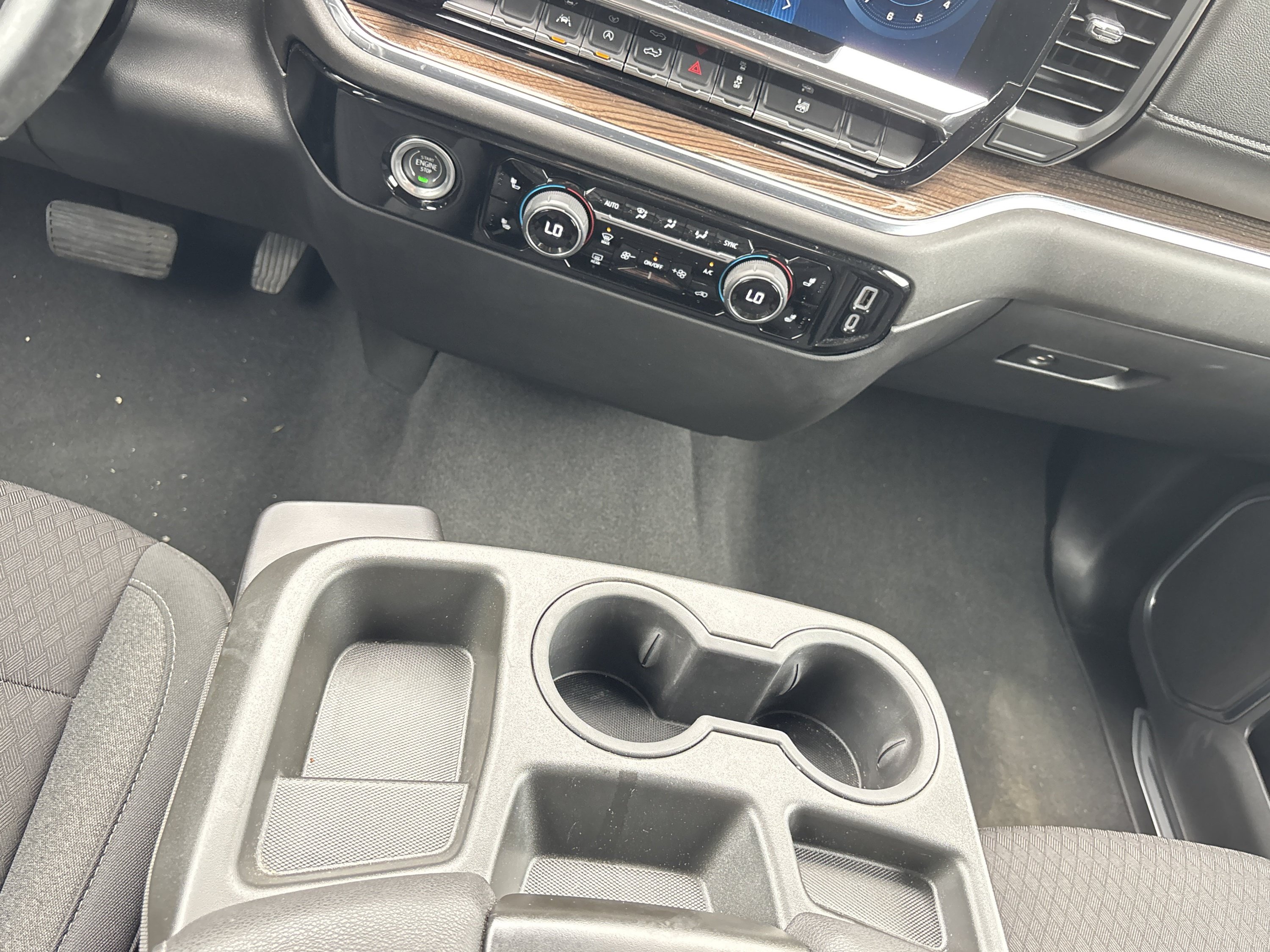Used 2024 Chevrolet Silverado 1500 LT AWD/4WD image 23
