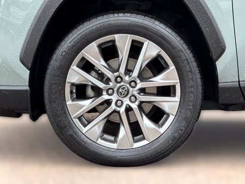Used 2020 Toyota RAV4 XLE Premium w/ Carpet Mat Package FWD image 11