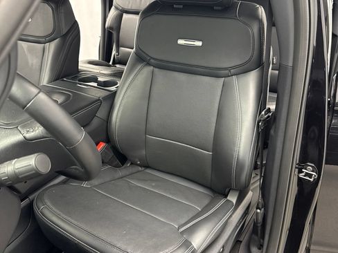 Used 2025 Ford Expedition Max Platinum w/ Stealth Performance Package AWD/4WD image 9