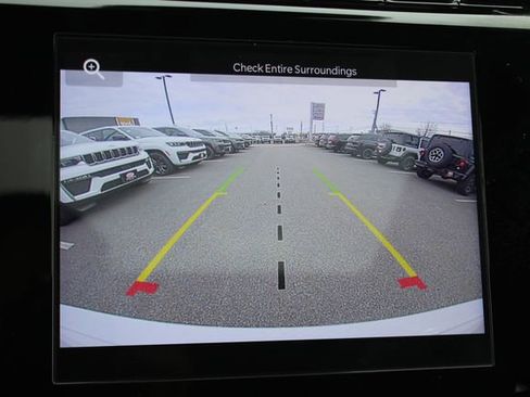 Used 2023 Jeep Grand Cherokee Altitude AWD/4WD image 7