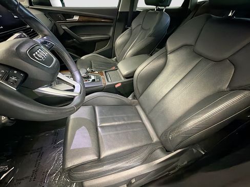 Used 2019 Audi Q5 2.0T Premium Plus w/ Premium Plus Package AWD/4WD image 11
